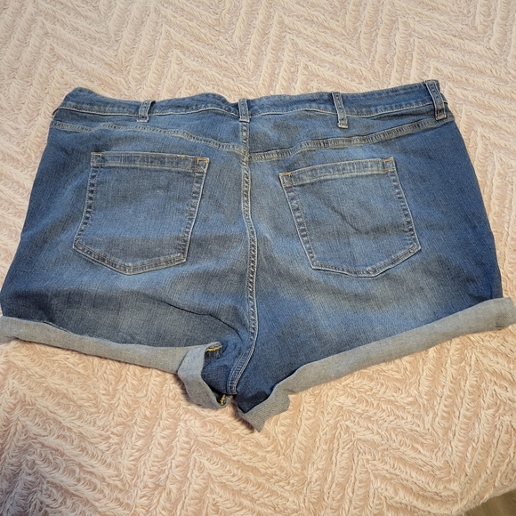 Torrid Size 24 Shorts - Picture 4 of 4